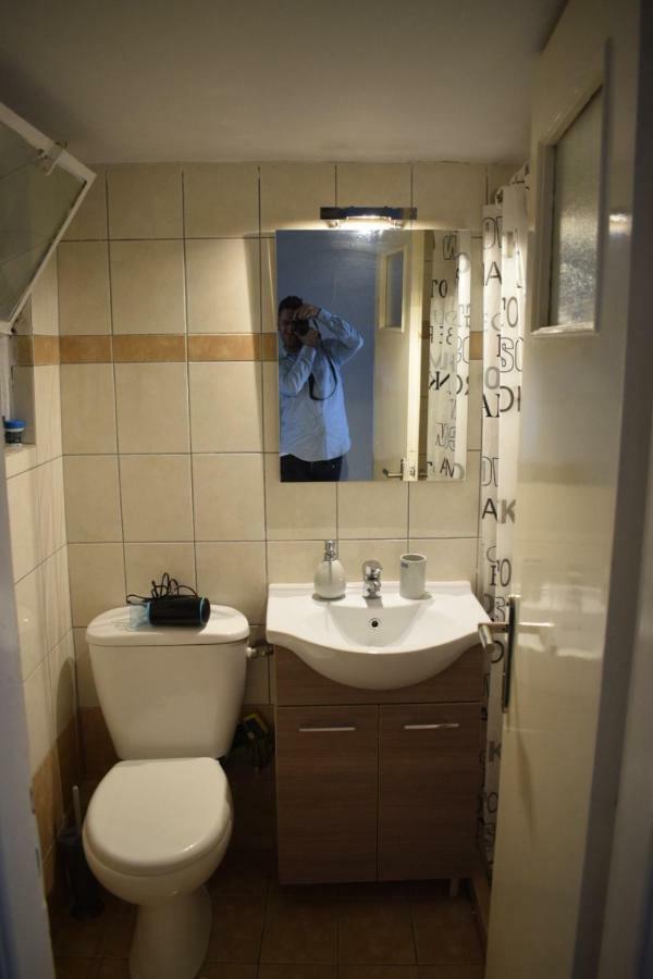 Historic Center Apartment At Thisseio アテネ エクステリア 写真
